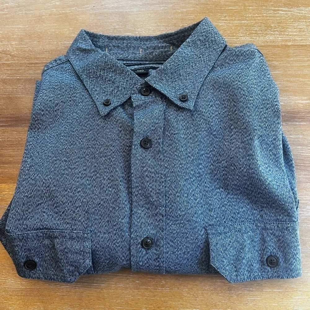 Banana Republic men’s Blue mid weight flap pockets cotton button down shirt XXL